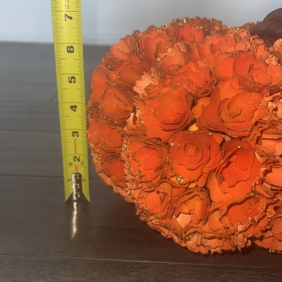 Elegant floral wood shaven pumpkin decoration - Picture 5 of 6